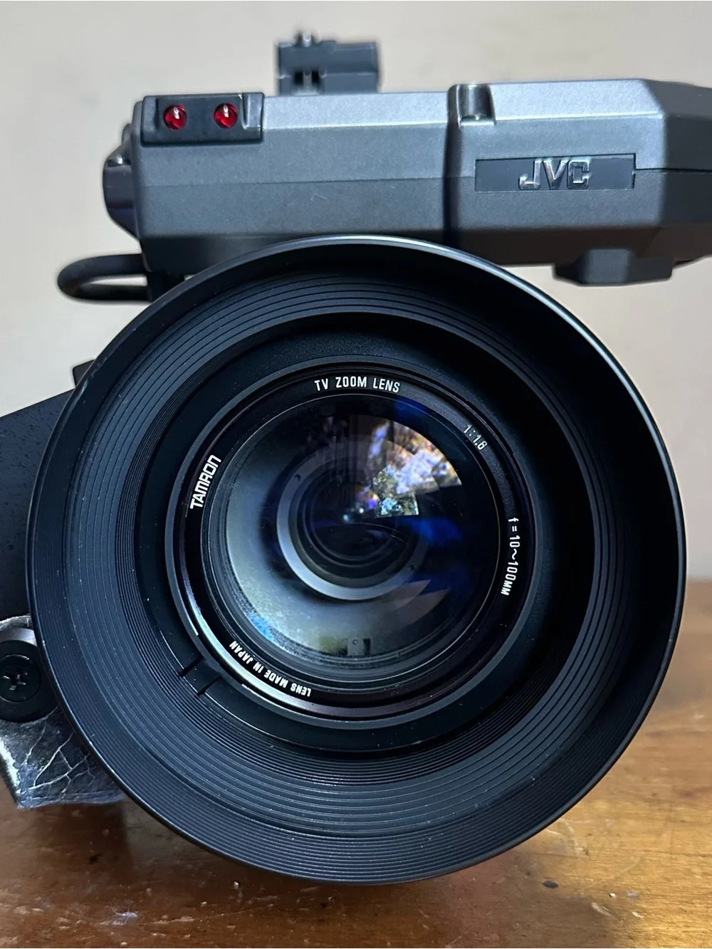 JVC Model KY-1900CH Portable Tree-Tube Professional Color Video Camera Camcorder